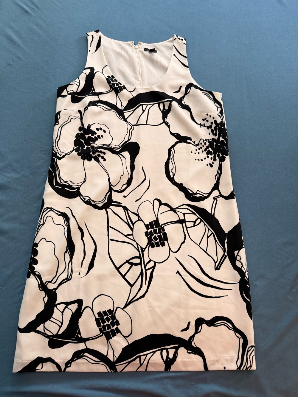 Ann Taylor black floral on cream lining dress